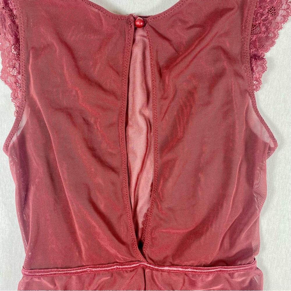 Marilyn Monroe Burgundy Cinnamon Sheer Lace One Piece Bodysuit M Floral Button - Picture 6 of 11